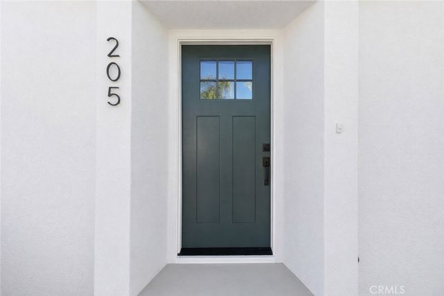 205 E California, Vista, CA 92084