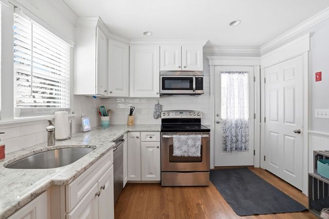 15 14th Ave, Wareham, MA 02571