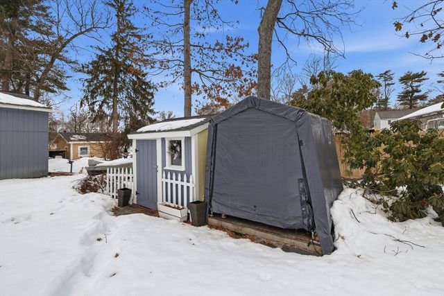 15 14th Ave, Wareham, MA 02571