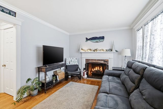 15 14th Ave, Wareham, MA 02571