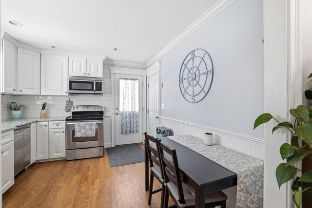 15 14th Ave, Wareham, MA 02571