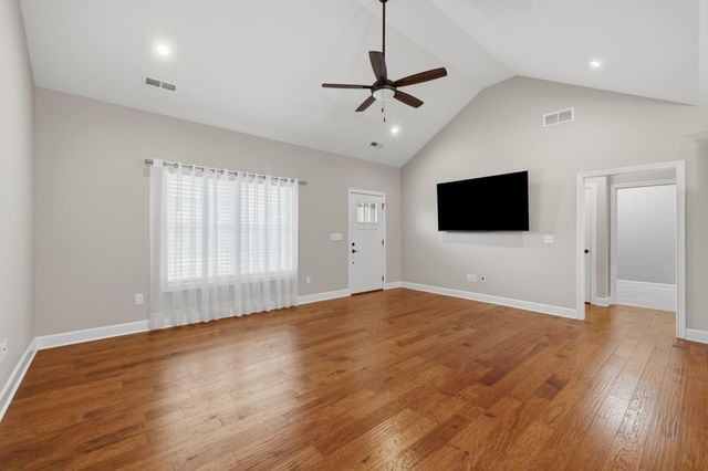1040 Valhalla Drive, Lawrenceburg, KY 40342