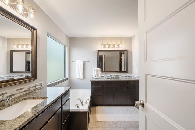 609 N Jaax St, Wichita, KS 67235