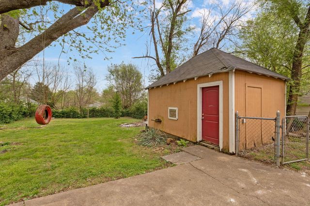 920 S Douglas Avenue, Springfield, MO 65806