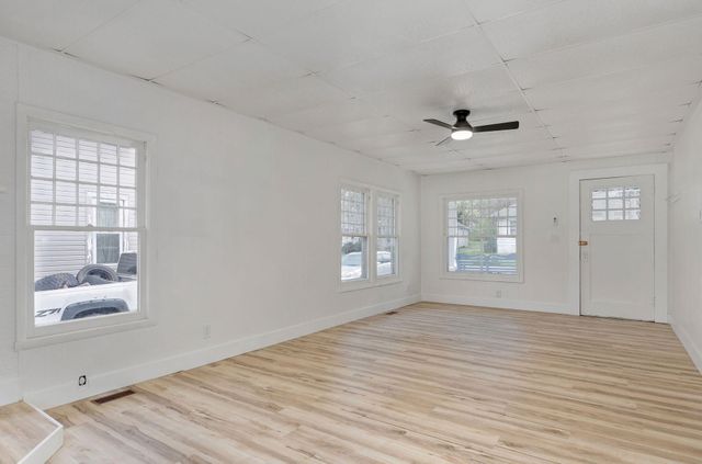 920 S Douglas Avenue, Springfield, MO 65806