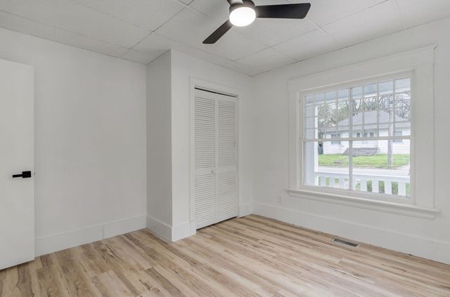 920 S Douglas Avenue, Springfield, MO 65806