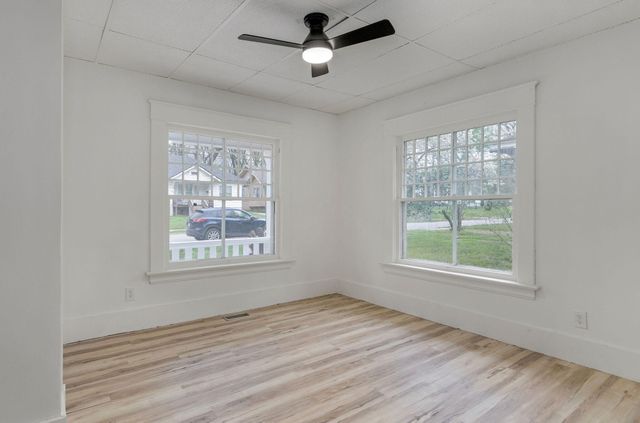 920 S Douglas Avenue, Springfield, MO 65806