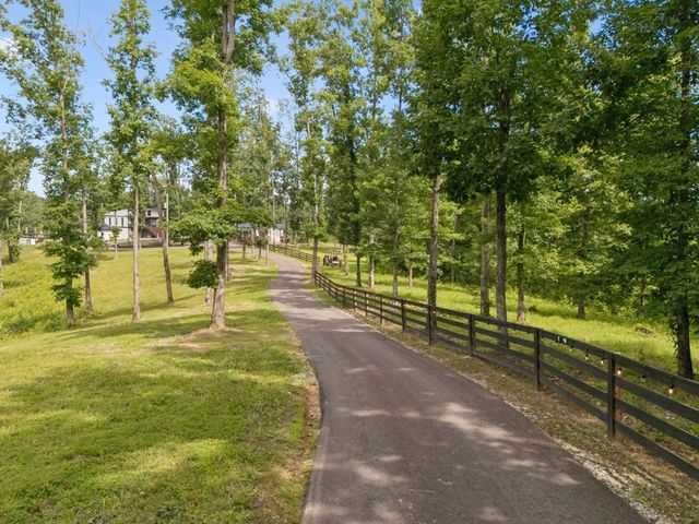 332 Southridge Rd, Hohenwald, TN 38462