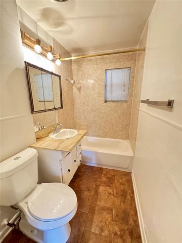 6018 W 43rd Street, Houston, TX 77092