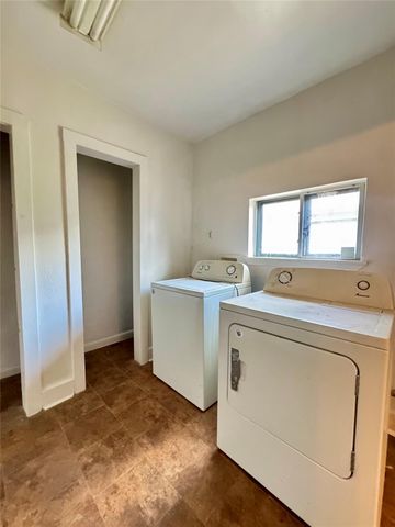6018 W 43rd Street, Houston, TX 77092