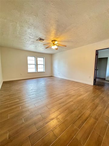 6018 W 43rd Street, Houston, TX 77092
