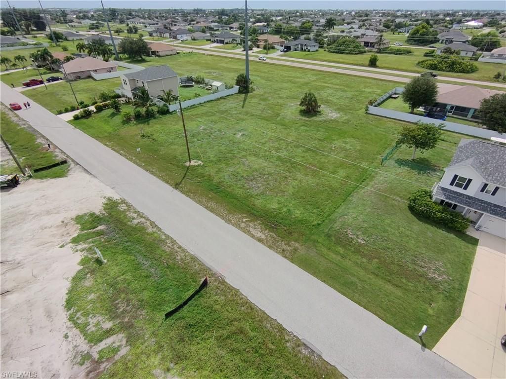 Image 6 of property listing at 114 24th AVE, Cape Coral, FL 33993