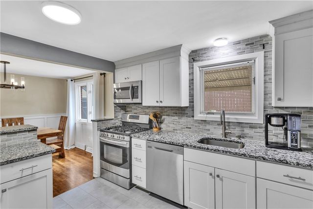 4956 Aspen St, West Mifflin, PA 15122