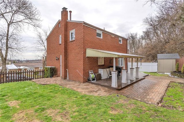 4956 Aspen St, West Mifflin, PA 15122