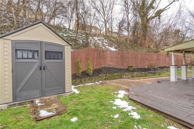 4956 Aspen St, West Mifflin, PA 15122