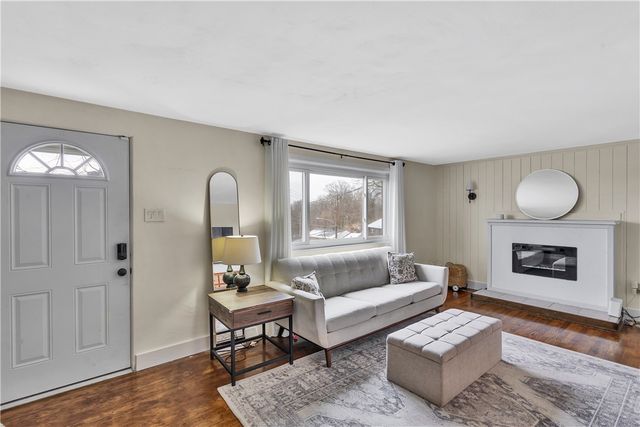 4956 Aspen St, West Mifflin, PA 15122