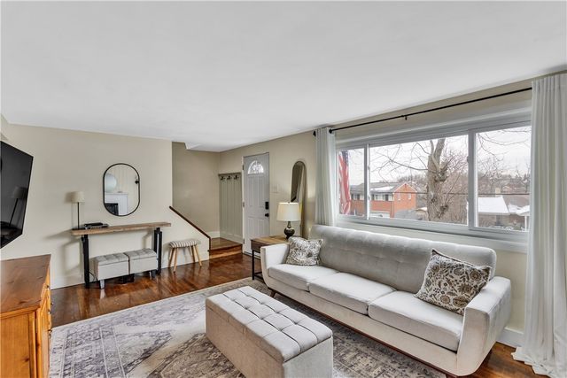 4956 Aspen St, West Mifflin, PA 15122