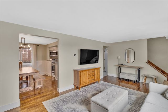 4956 Aspen St, West Mifflin, PA 15122