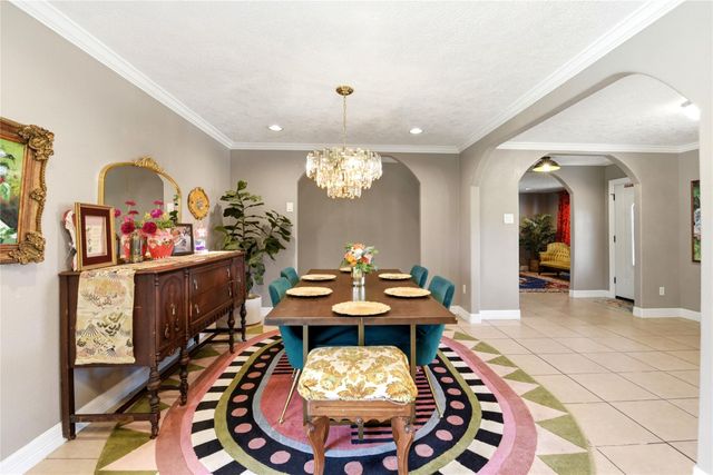 412 Inwood Drive, Baytown, TX 77521