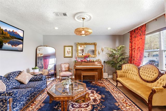 412 Inwood Drive, Baytown, TX 77521