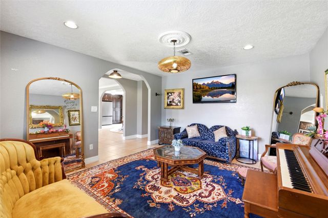 412 Inwood Drive, Baytown, TX 77521