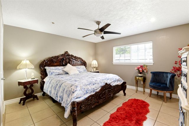412 Inwood Drive, Baytown, TX 77521