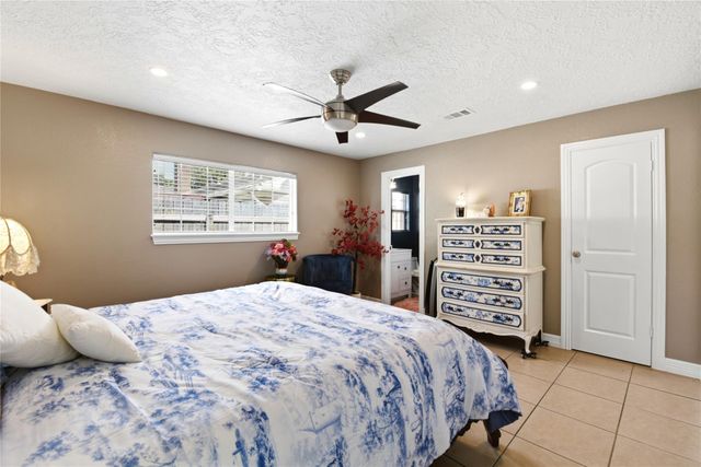 412 Inwood Drive, Baytown, TX 77521