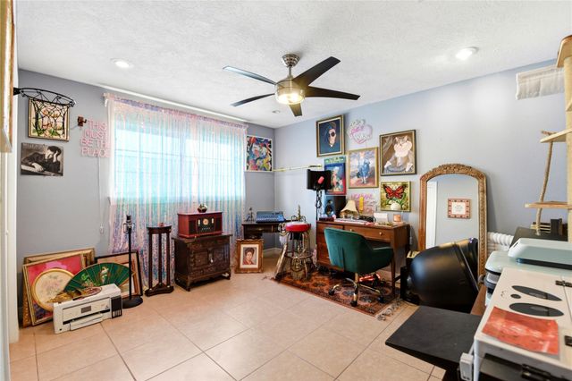 412 Inwood Drive, Baytown, TX 77521