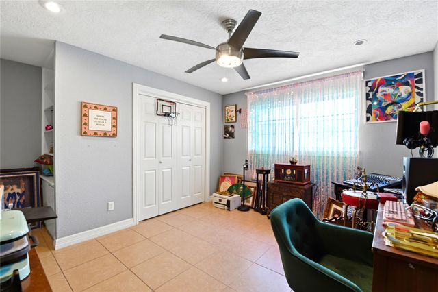 412 Inwood Drive, Baytown, TX 77521