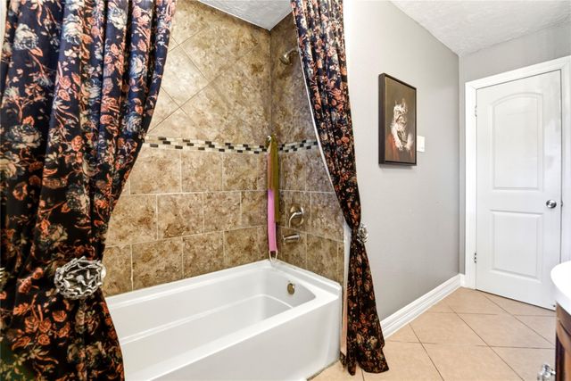 412 Inwood Drive, Baytown, TX 77521
