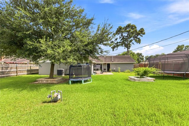 412 Inwood Drive, Baytown, TX 77521