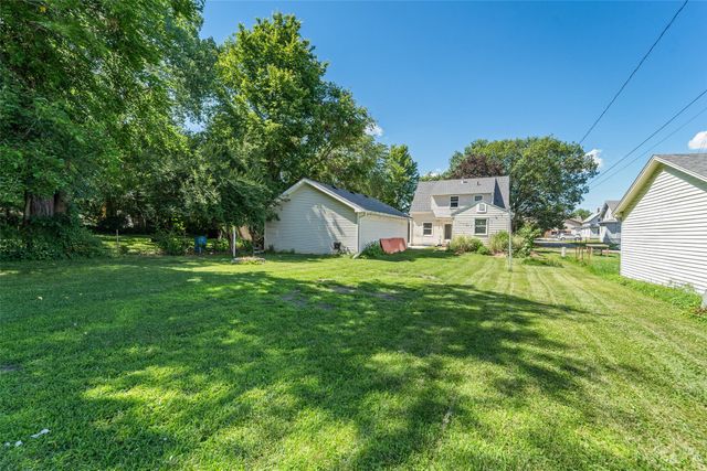 2812 Wood Street, Ames, IA 50014