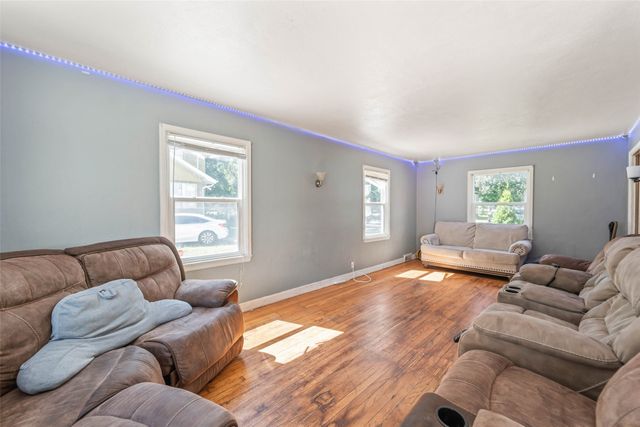 2812 Wood Street, Ames, IA 50014