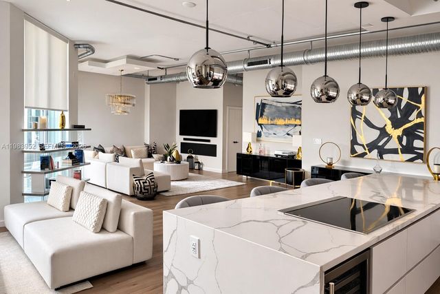 2100 Van Buren St 214, Hollywood, FL 33020