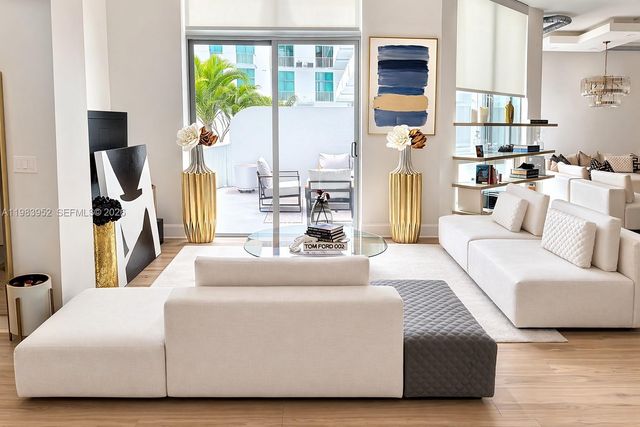 2100 Van Buren St 214, Hollywood, FL 33020