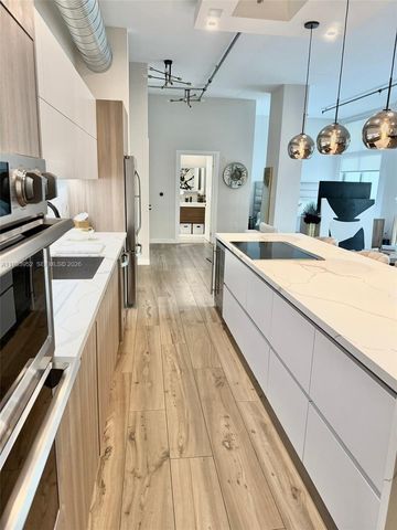 2100 Van Buren St 214, Hollywood, FL 33020