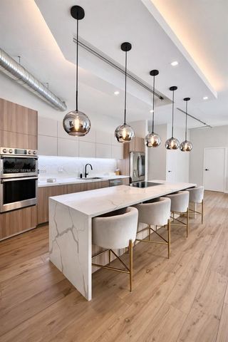 2100 Van Buren St 214, Hollywood, FL 33020