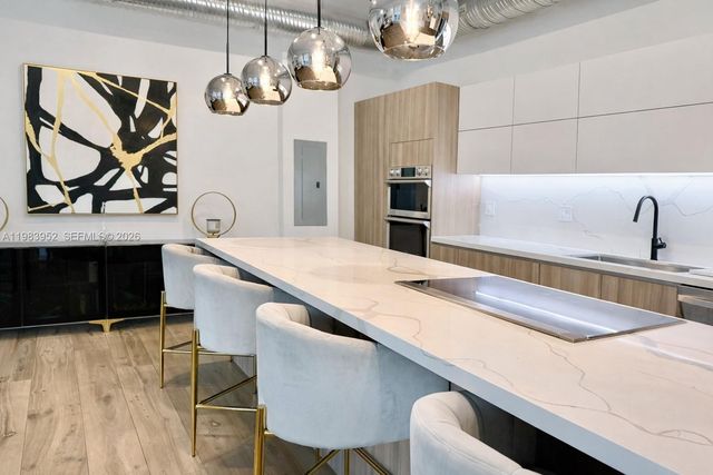 2100 Van Buren St 214, Hollywood, FL 33020