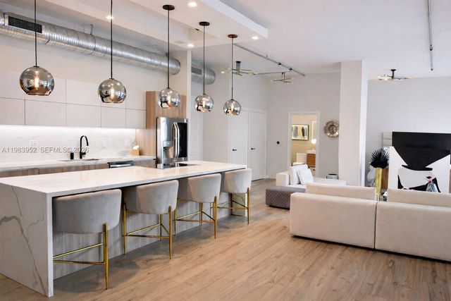 2100 Van Buren St 214, Hollywood, FL 33020