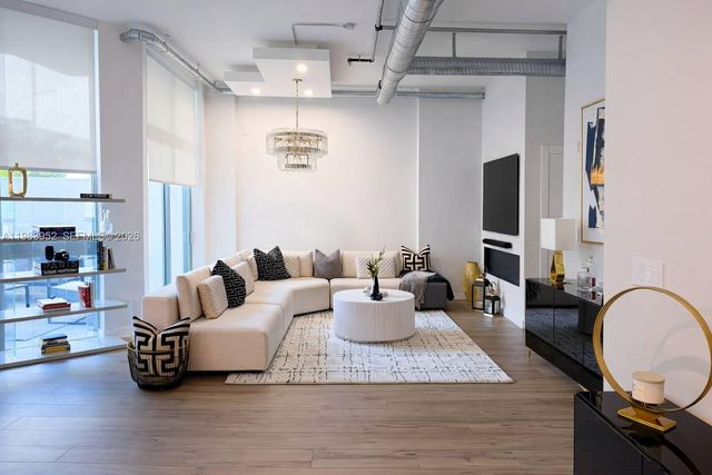 2100 Van Buren St 214, Hollywood, FL 33020