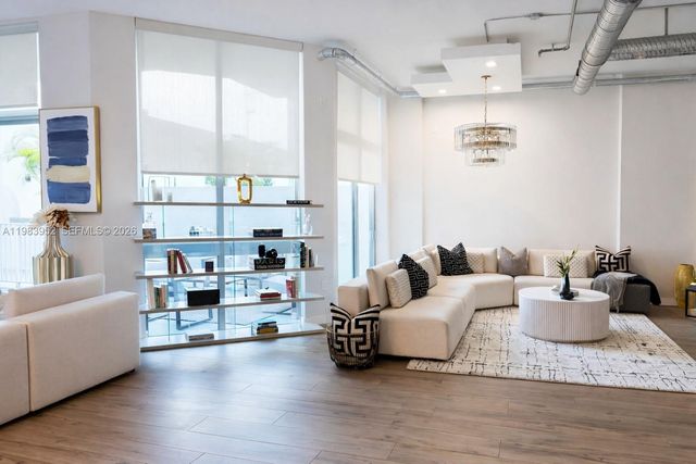 2100 Van Buren St 214, Hollywood, FL 33020