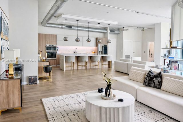 2100 Van Buren St 214, Hollywood, FL 33020