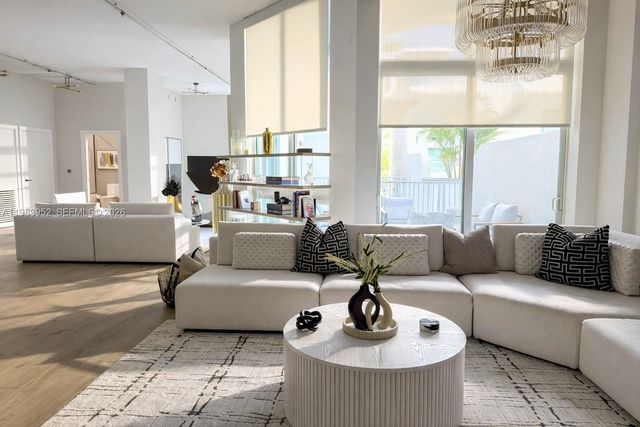 2100 Van Buren St 214, Hollywood, FL 33020