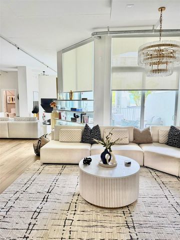 2100 Van Buren St 214, Hollywood, FL 33020