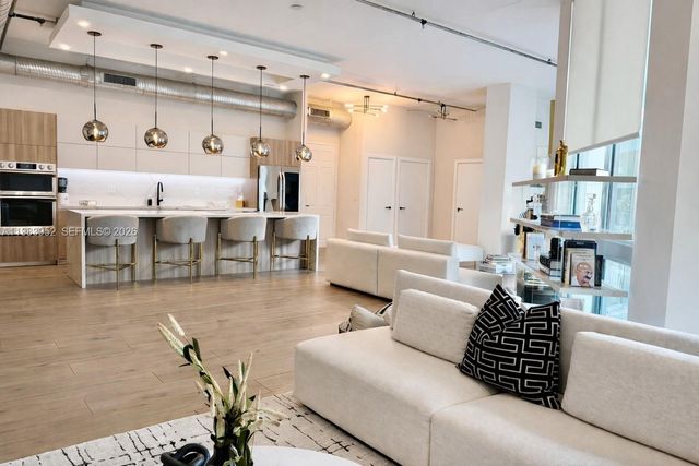 2100 Van Buren St 214, Hollywood, FL 33020