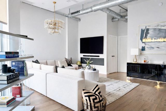 2100 Van Buren St 214, Hollywood, FL 33020