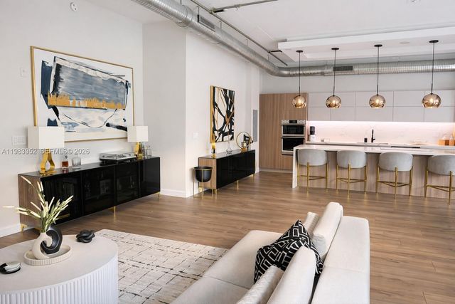 2100 Van Buren St 214, Hollywood, FL 33020