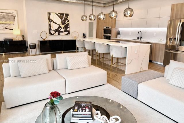 2100 Van Buren St 214, Hollywood, FL 33020