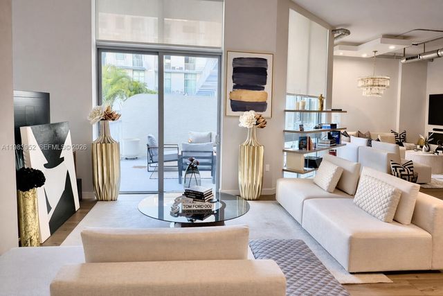 2100 Van Buren St 214, Hollywood, FL 33020