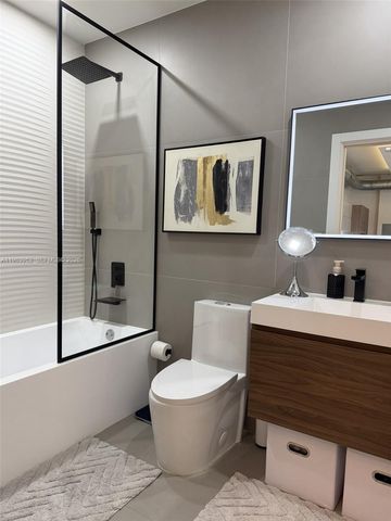 2100 Van Buren St 214, Hollywood, FL 33020